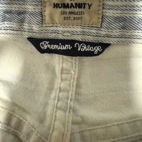 Citizens of Humanity White and Blue Straight Leg Jeans with Stripes and Belt - Picture 2 of 12